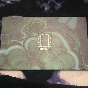 New Hipdot Cenote eyeshadow pallet.